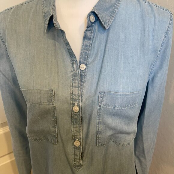 SO Perfectly Soft Chambray Shirt in Blue - Size Medium - NWT (327) - Picture 2 of 10